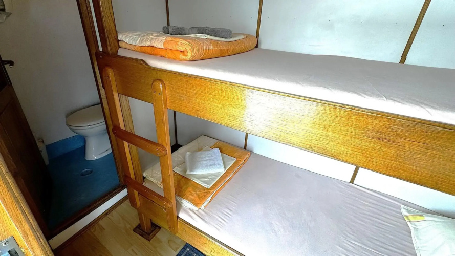 Rhythm Floating Hostel - Zadar