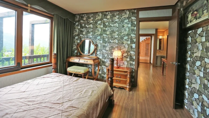 Deluxe Suite with balcony