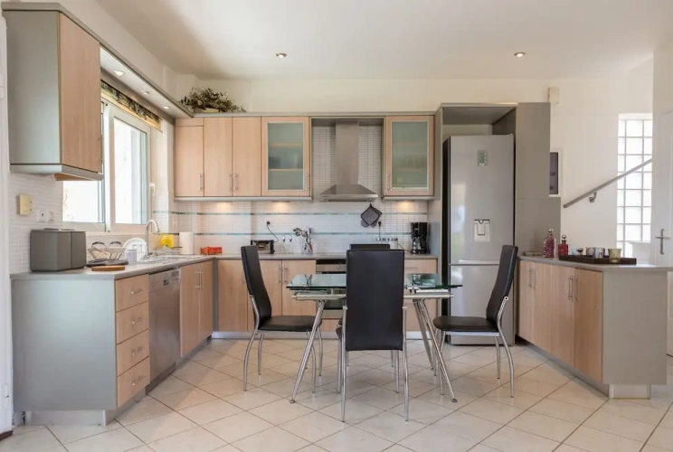 2 Bedrooms Villa