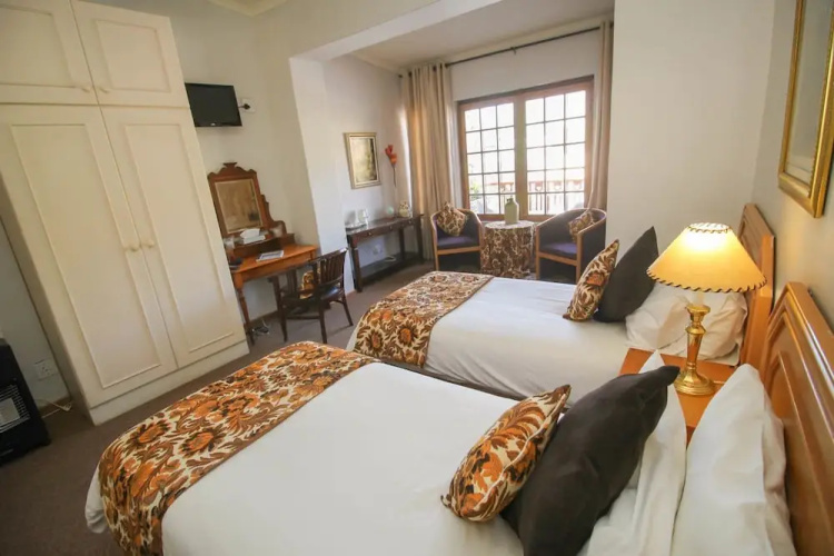 Friends B & B