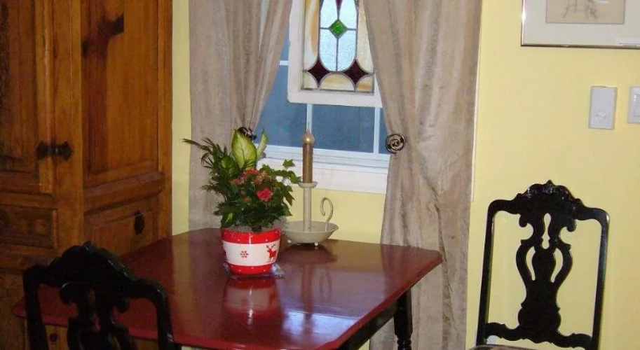 1818 Rising Sun Bed & Breakfast