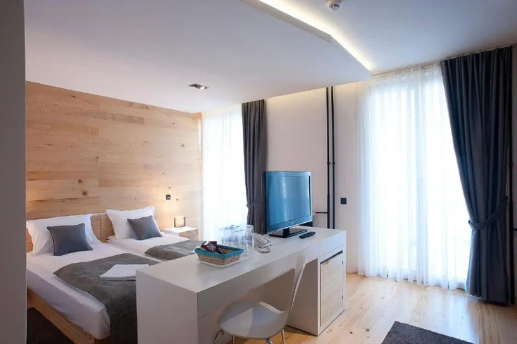 Junior Suite with balcony and with view