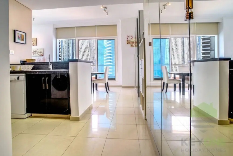 KOHH – 1BR in Botanica Tower