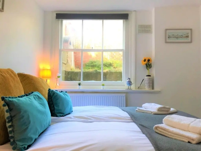 2 Bedrooms Apartment