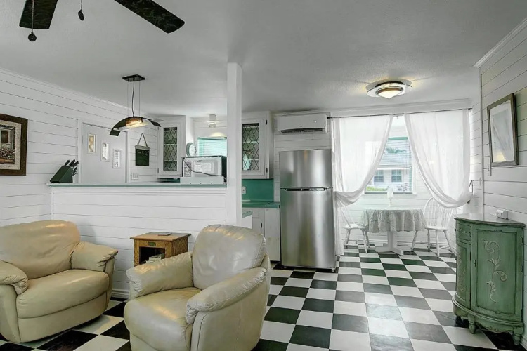 Le Chateau TS202