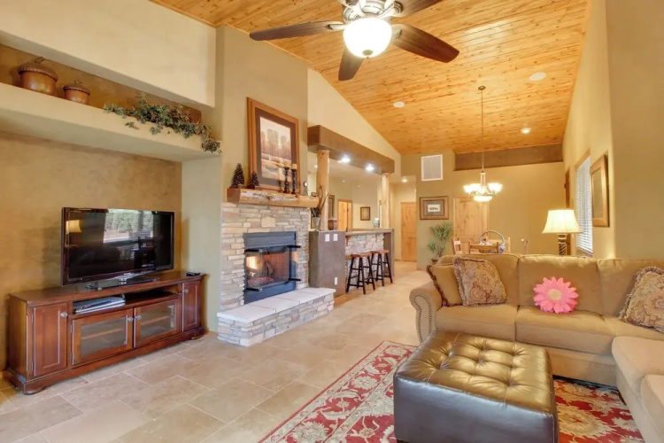 Covered Deck: Cozy Show Low Villa in Torreon!