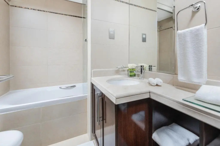 Staybridge Suites Dubai Internet City photo 7
