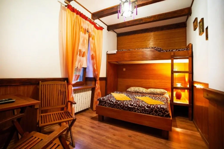 Standard Triple room