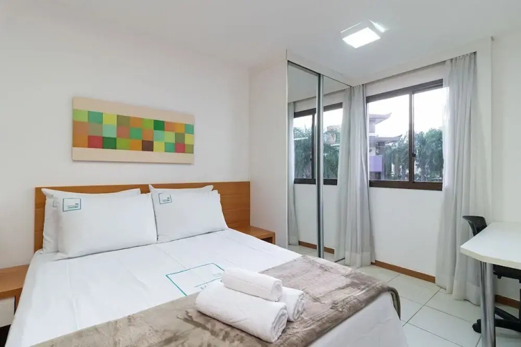 Apt Facing Lake Paranoa - Clr314