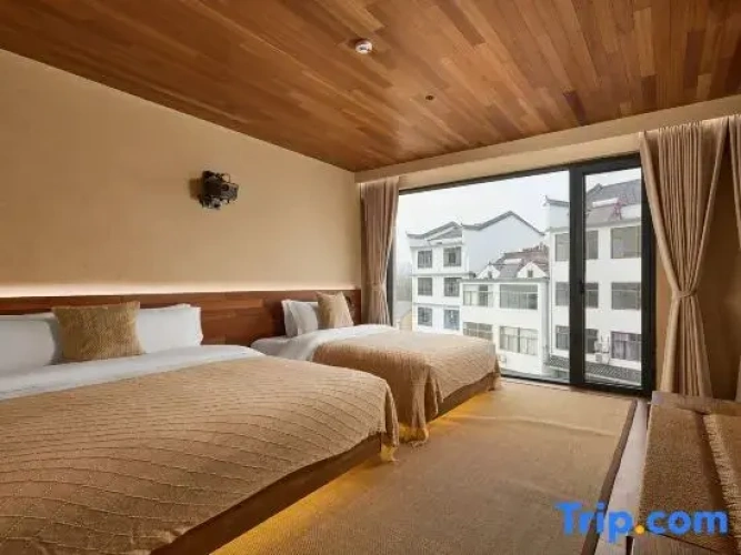Standard Triple Family room