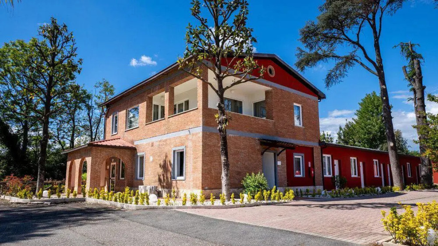 Tiber Village - Rome