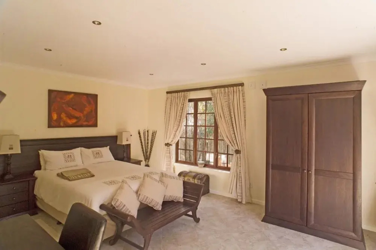 Three Palms Luxury Cottage