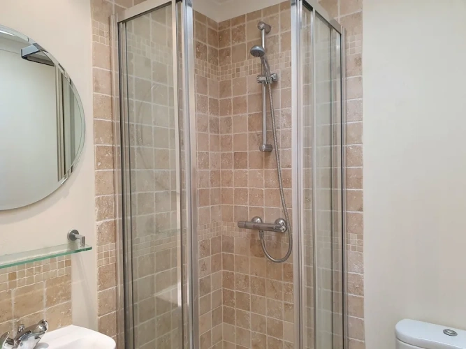 2 Bedrooms Classic Apartment