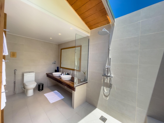 Meeru Island Resort And Spa photo 13