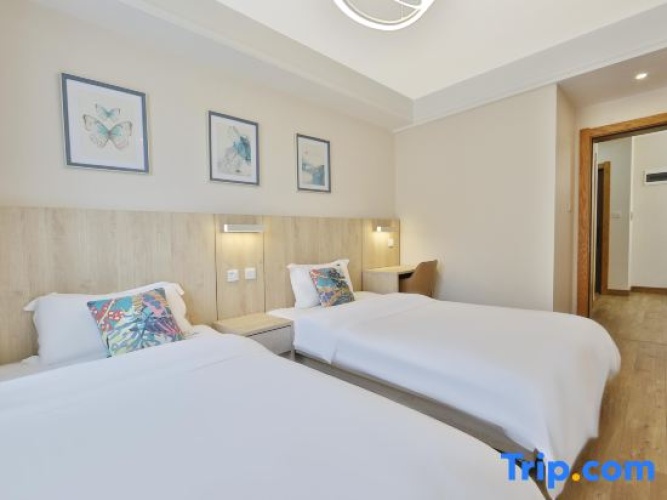 1 Bedroom Standard Double room with balcony