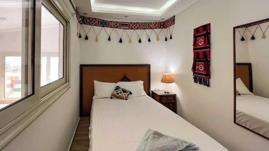 Atlantis pyramids Inn new