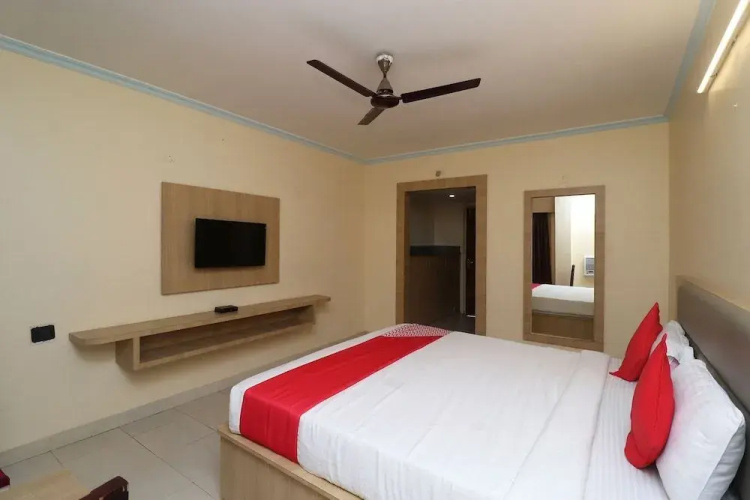Dawat Hotel By OYO Rooms