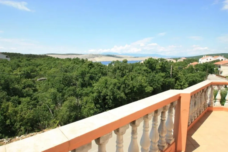 Apartment with balcony