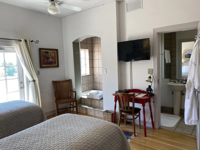Deluxe Twin room with balcony