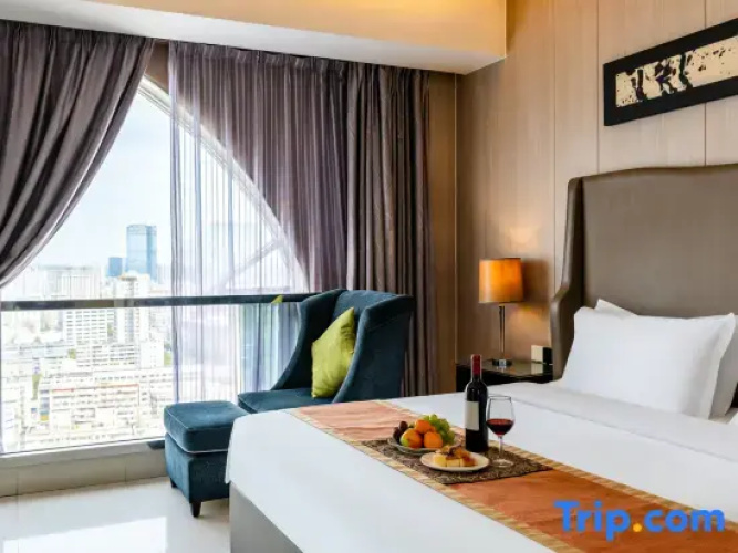 Standard Double room with city view