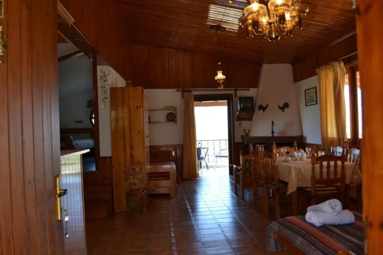 1 Bedroom Attic Apartment
