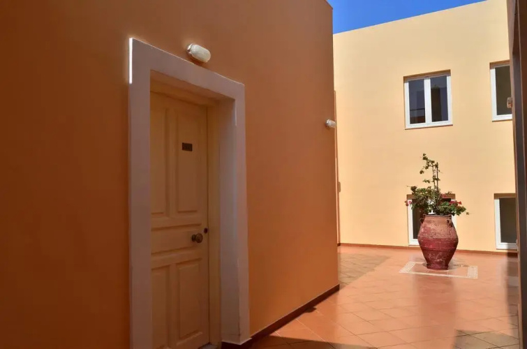 Hiona Villa