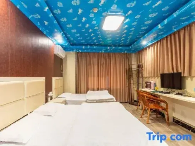 Standard Triple Family room