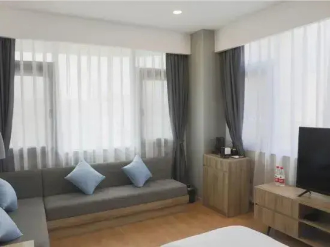 Change Hotel
