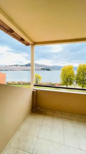 Lida'S Apartment Lake View