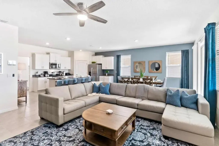 7663 Oakmoss Loop