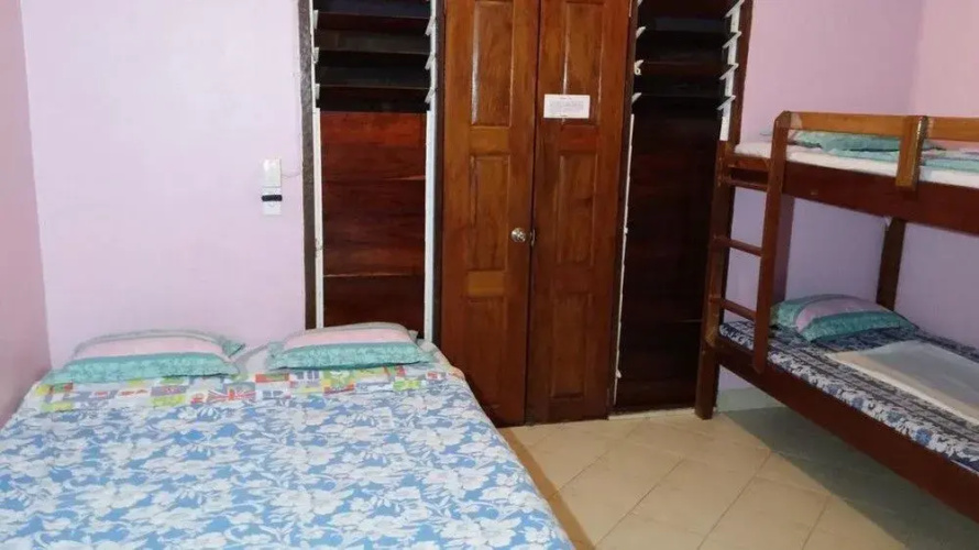Blue Pango Motel - Hostel
