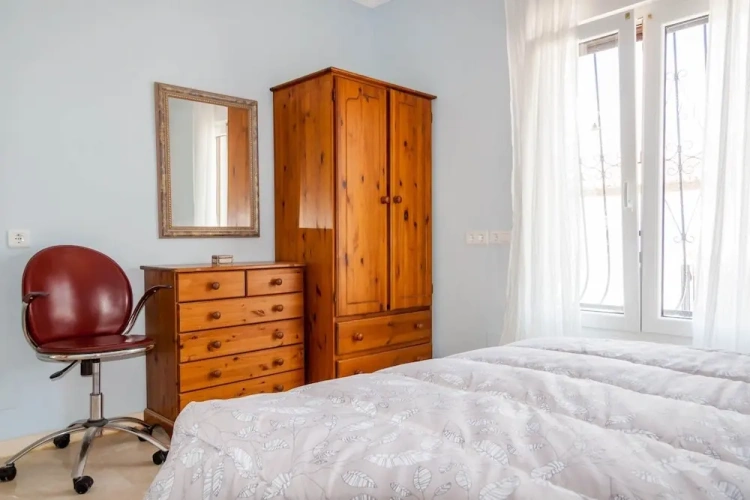 4 Bedrooms Cottage with pool view