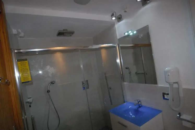 Cromotherapy Apartment