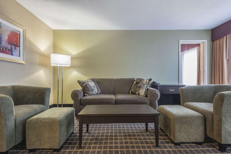 Quadruple Suite