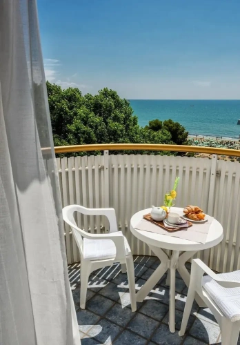 Classic Double room with balcony and with partial sea view