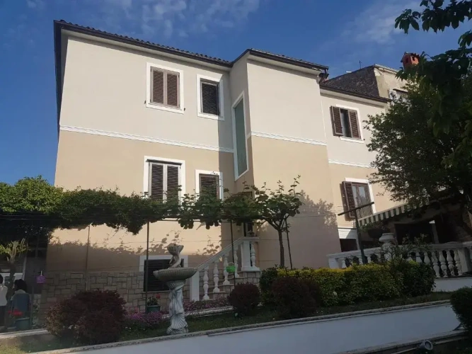 Studio with balcony and with view