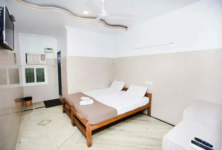 Hotel Saravanaa