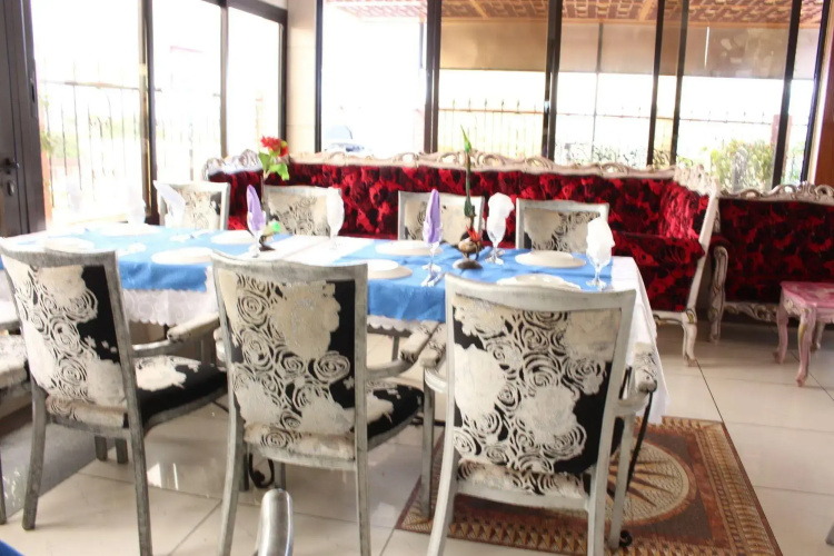 Tou'Ngou Hotel