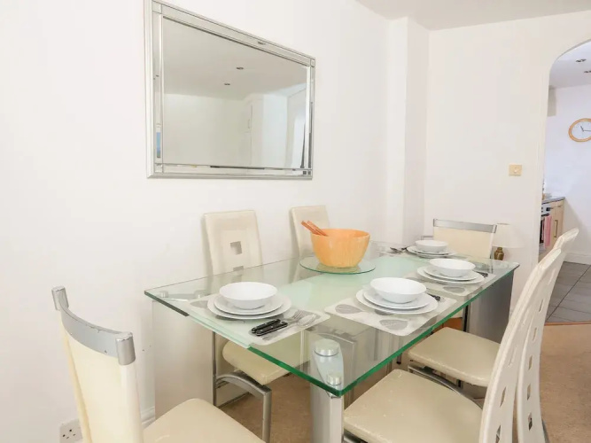 28 the Salcombe