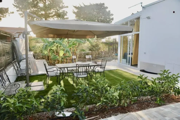 2 Bedrooms Villa