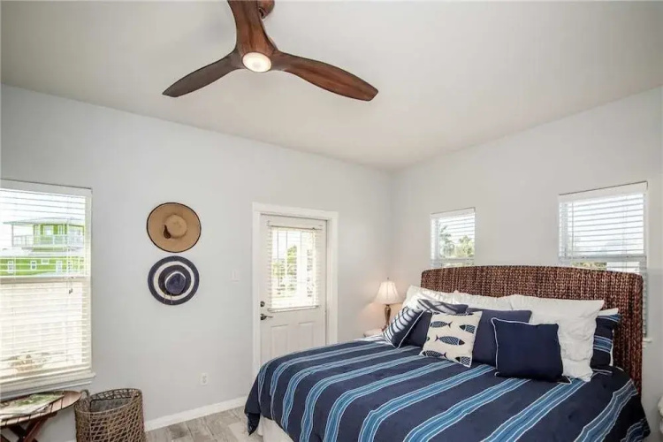 228 Mustang Royale - 4 Br Home