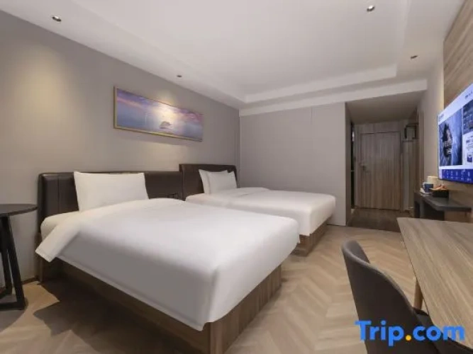 Standard Triple Family room