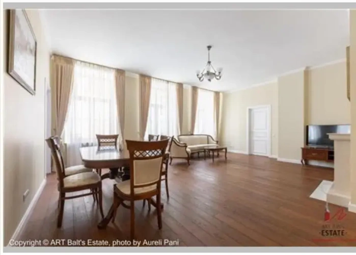 3 Bedrooms Apartment