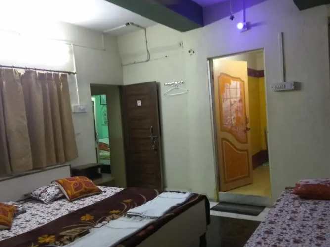 Shivam Paying Guest House