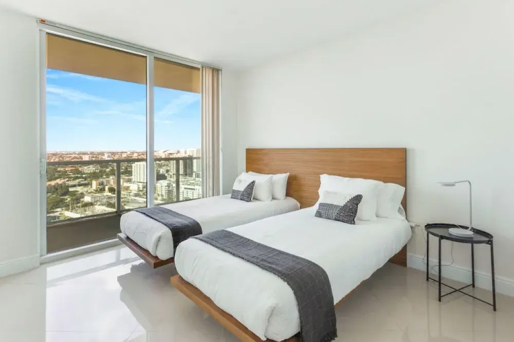 Lyx Suites at One Broadway