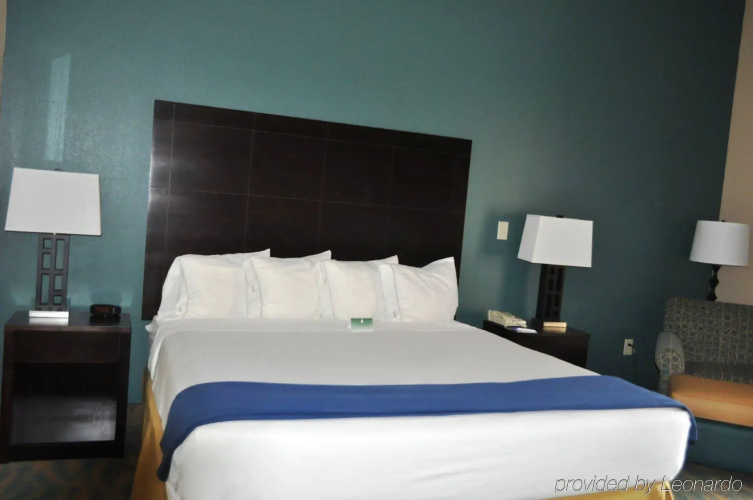 Holiday Inn Express Hotel & Suites Bluffton @ Hilt