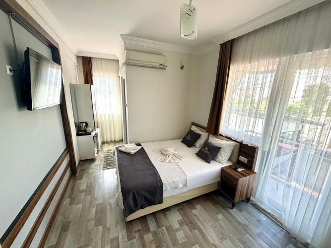 Standard Double room with balcony and with lake view
