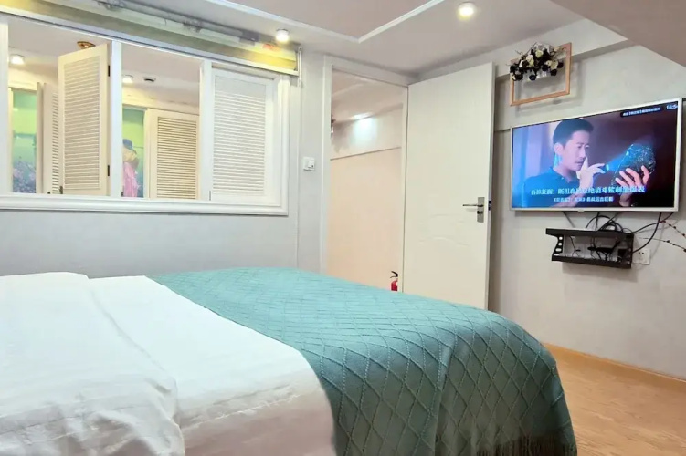 Railway Station Splendid Elegant Apartment