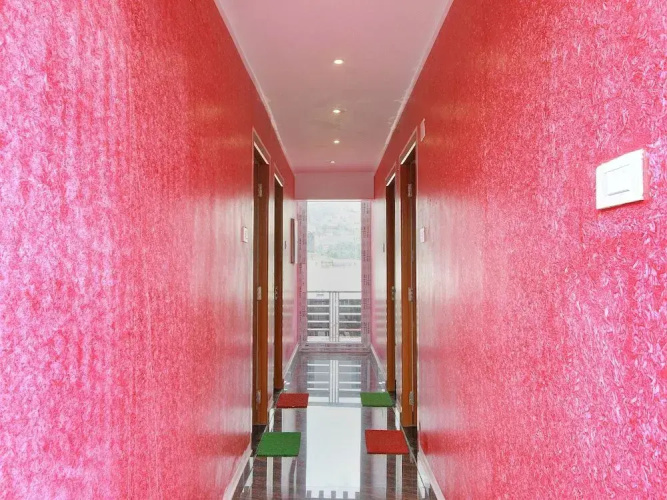 Oyo 14240 Mohan Residency