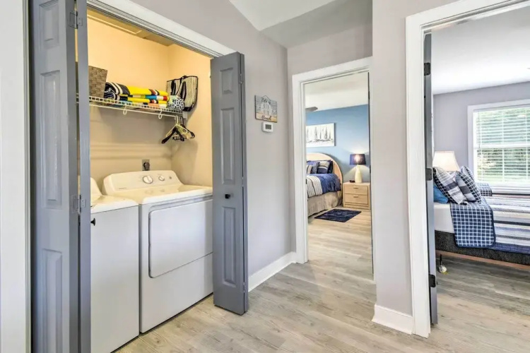 Updated Myrtle Beach Cottage w/ Shared Pool!